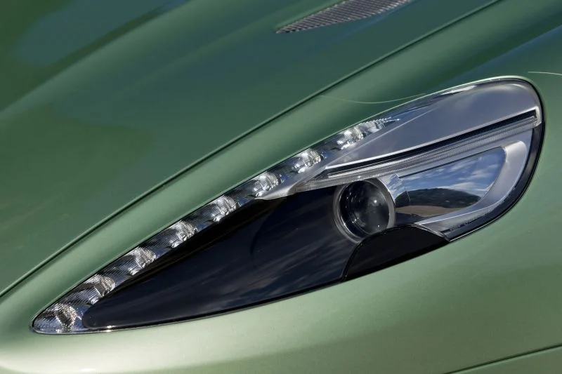 Aston Martin Vanquish 6.0 V12 (573 Hp) Automatic2012 - 2014 thumbnail 15