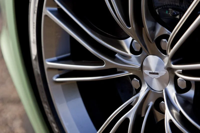 Aston Martin Vanquish 6.0 V12 (573 Hp) Automatic2012 - 2014 thumbnail 18