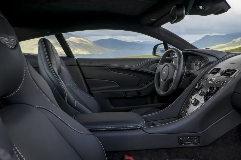 Aston Martin Vanquish 6.0 V12 (573 Hp) Automatic2012 - 2014 thumbnail 3