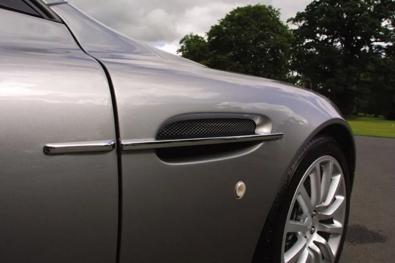 Aston Martin Vanquish 6.0 V12 (466 Hp) Automatic2001 - 2004 thumbnail 14