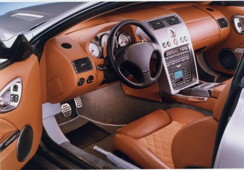 Aston Martin Vanquish 6.0 V12 (466 Hp) Automatic2001 - 2004 thumbnail 3
