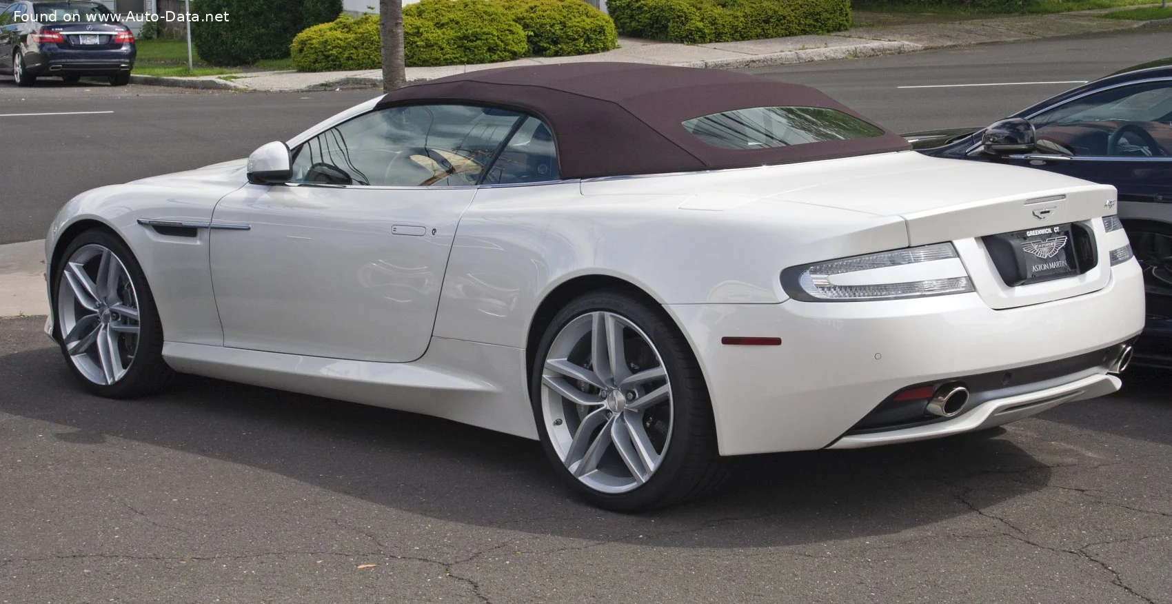 Aston Martin Virage 6.0 V12 (497 Hp) Touchtronic2011 - 2012 thumbnail 4