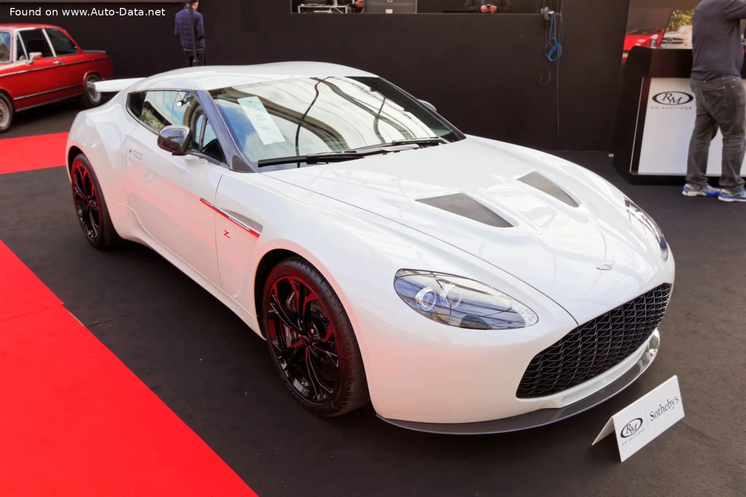 Aston Martin Zagato 6.0 V12 (517 Hp)2011 - 2012 thumbnail 5