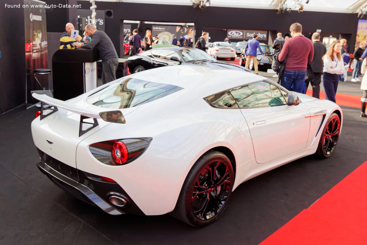 Aston Martin Zagato 6.0 V12 (517 Hp)2011 - 2012 thumbnail 8