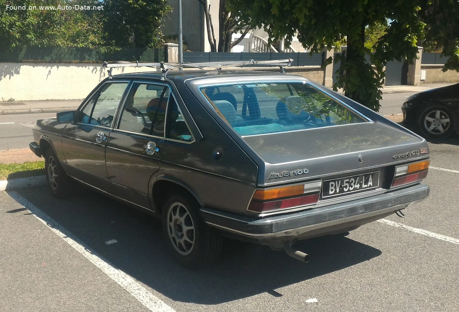 Audi 100 1.6 L (85 Hp)1979 - 1982 thumbnail 2