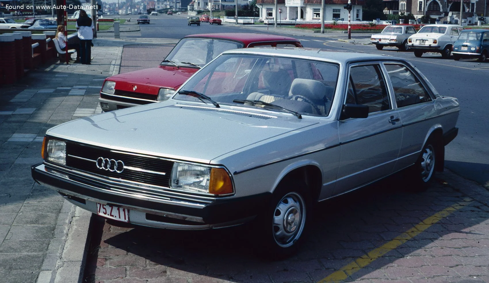 Audi 100 1.6 L (85 Hp)1976 - 1979 thumbnail 4