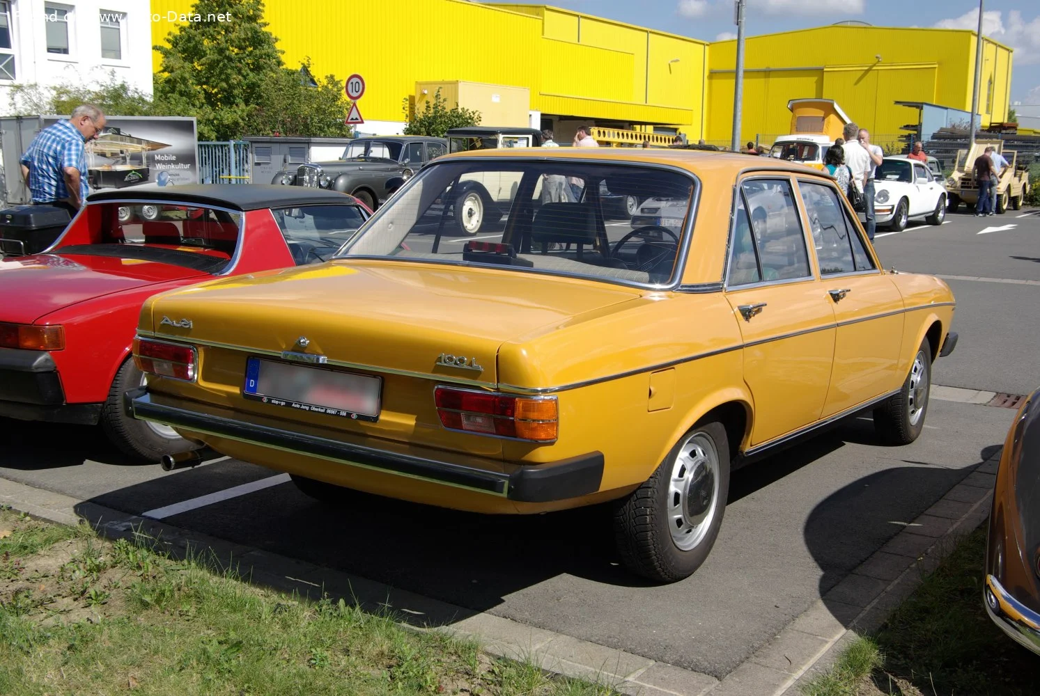 Audi 100 1.6 L (85 Hp)1974 - 1976 thumbnail 5