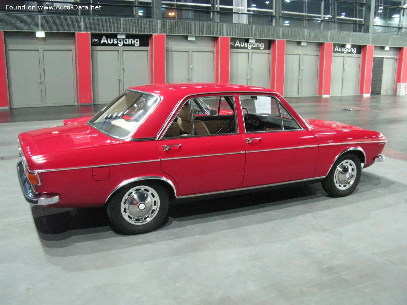 Audi 100 1.6 L (85 Hp)1974 - 1976 thumbnail 8