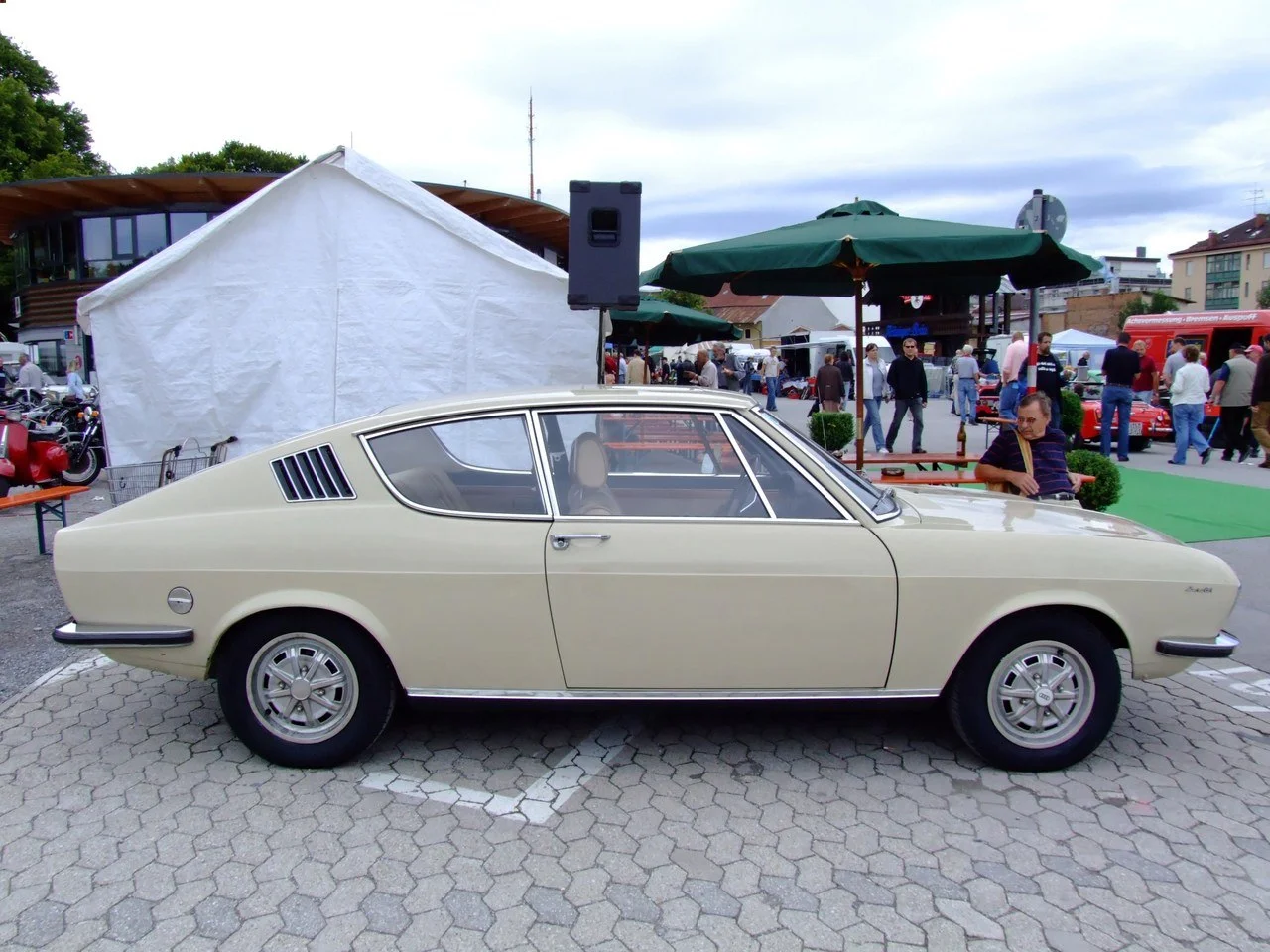 Audi 100 1.9 (112 Hp)1971 - 1973 thumbnail 8