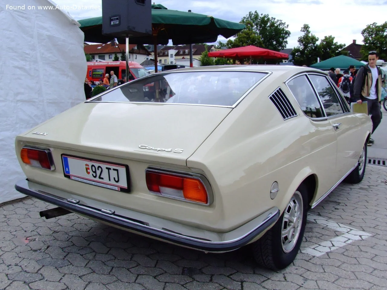 Audi 100 1.9 (112 Hp)1971 - 1973 thumbnail 9