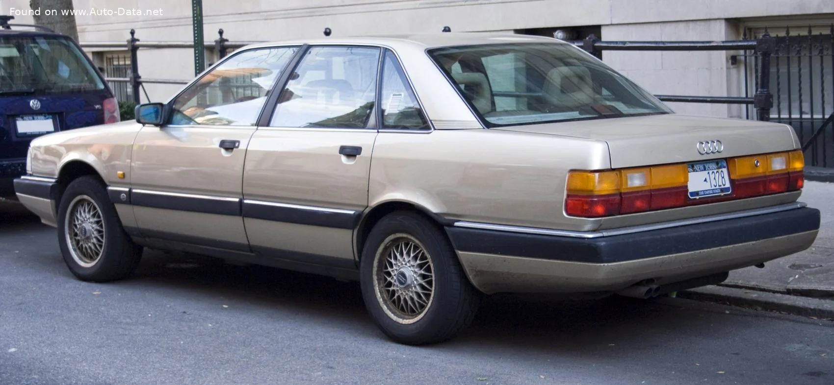 Audi 200 2.1 5E (136 Hp)1983 - 1984 thumbnail 2