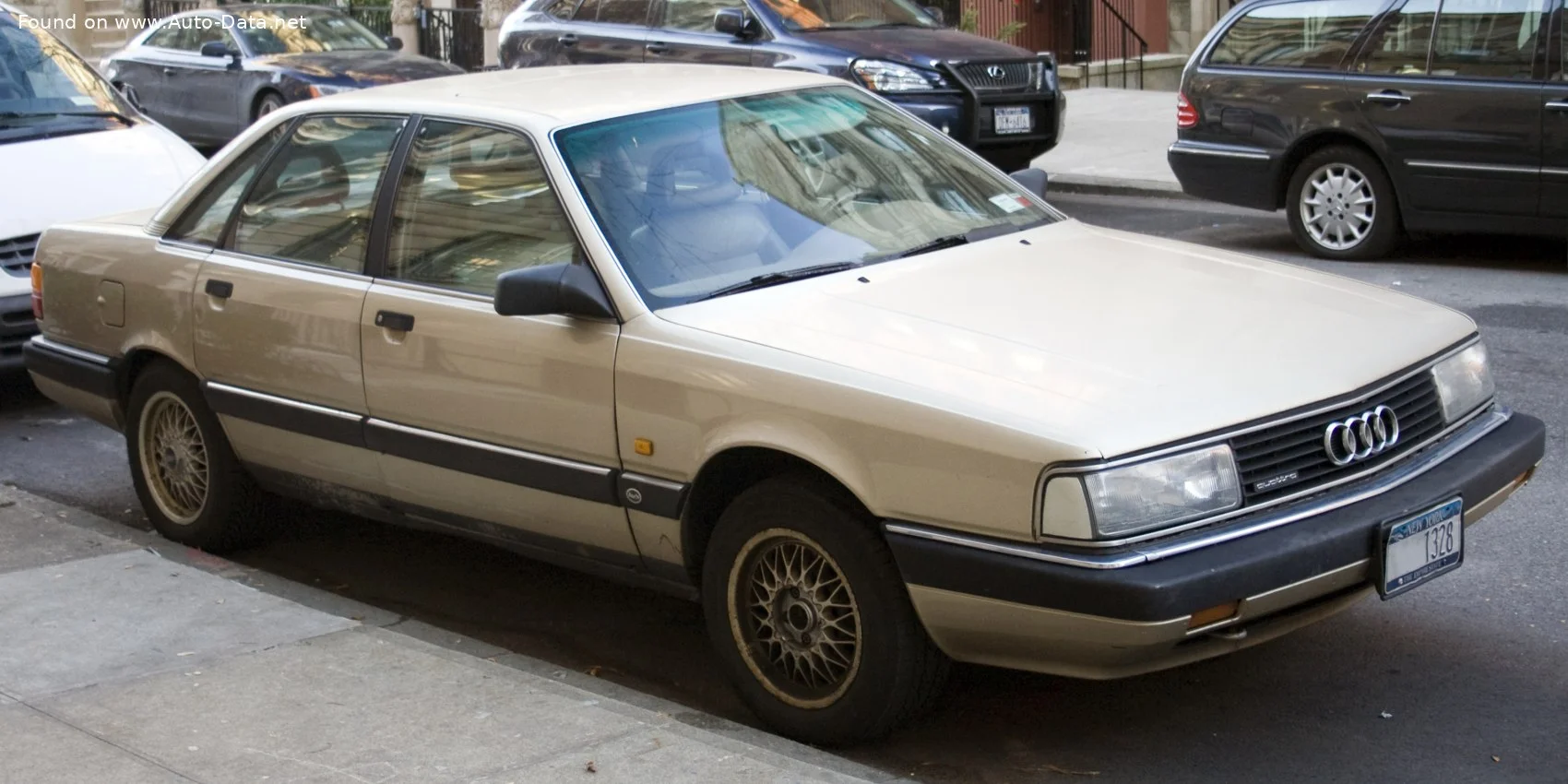 Audi 200 2.1 5E (136 Hp)1983 - 1984 thumbnail 3