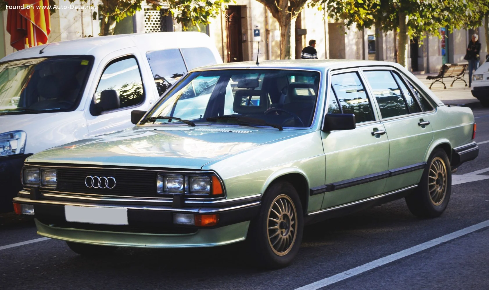 Audi 200 2.1 5E (136 Hp)1979 - 1982 thumbnail 2