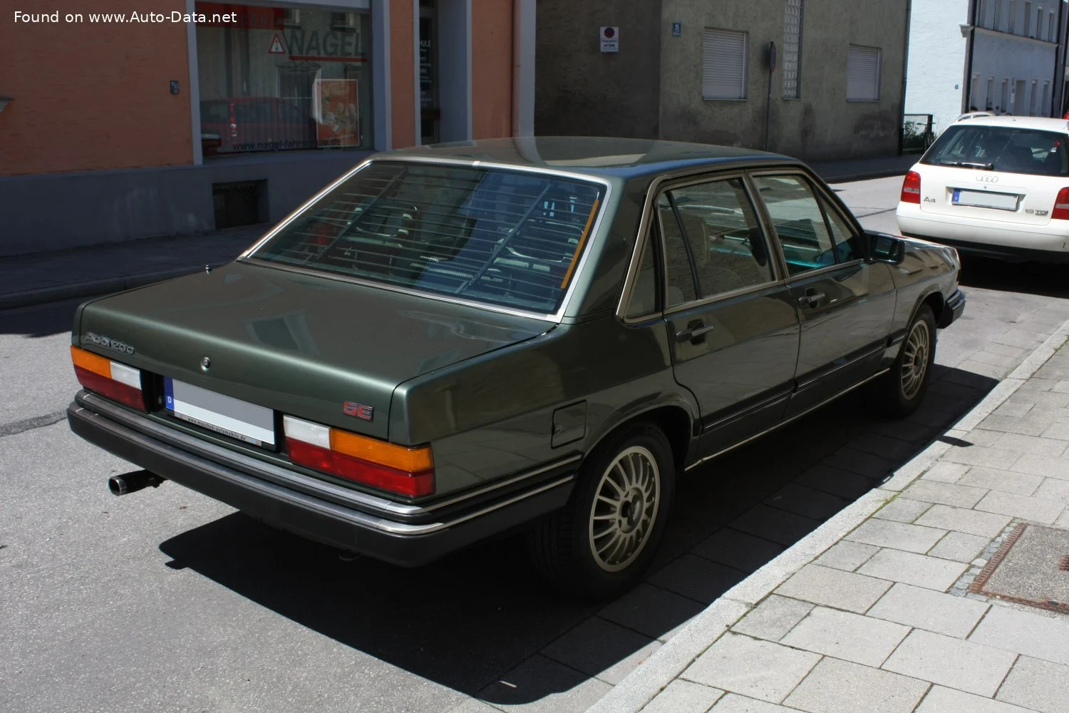 Audi 200 2.1 5E (136 Hp)1979 - 1982 thumbnail 6