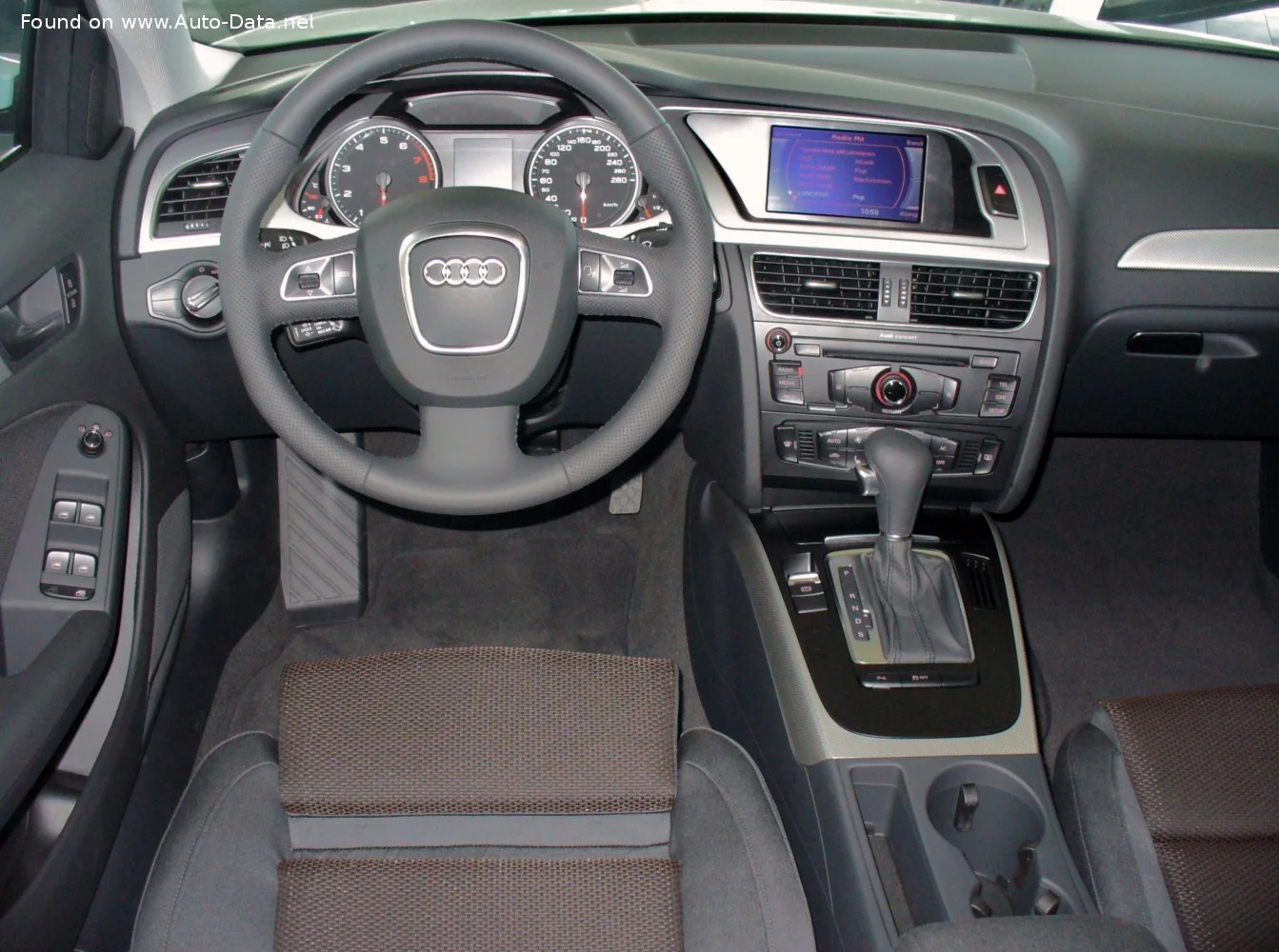 Audi A4 2.0 TDI (143 Hp) quattro2009 - 2011 thumbnail 3