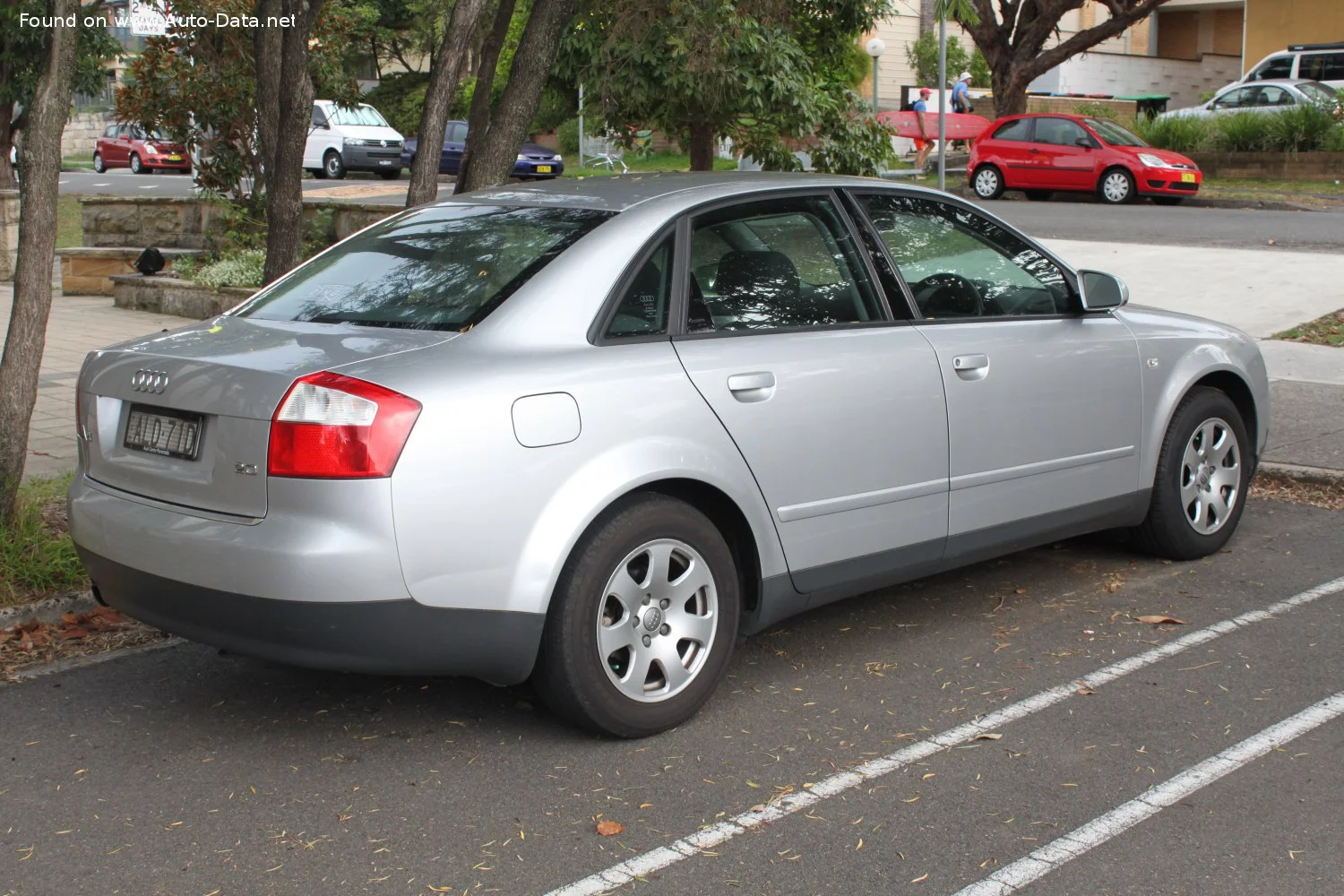 Audi A4 1.6i (102 Hp)2000 - 2004 thumbnail 2