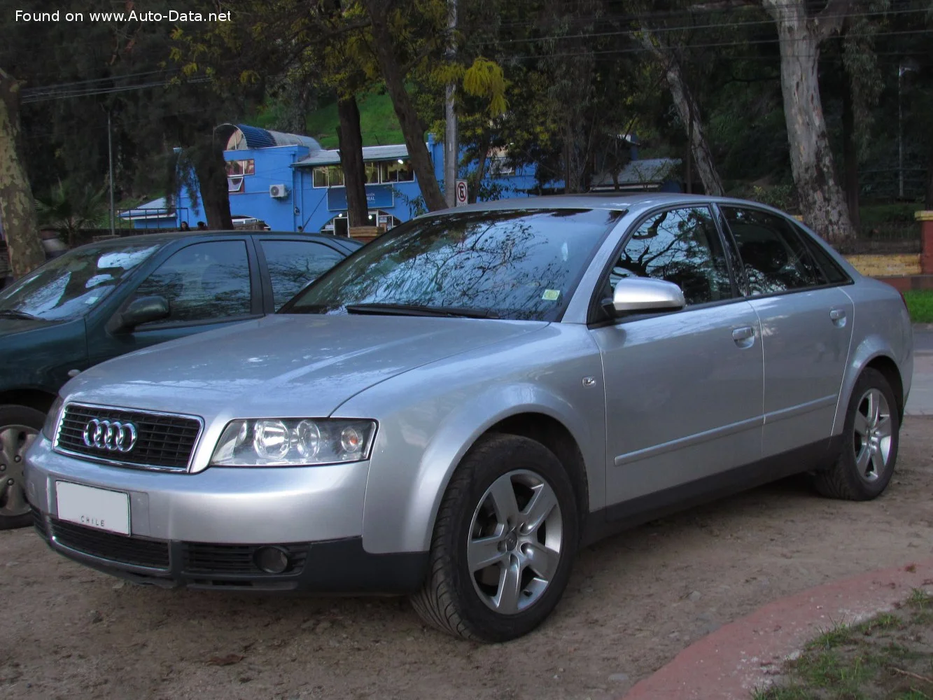 Audi A4 1.6i (102 Hp)2000 - 2004 thumbnail 3