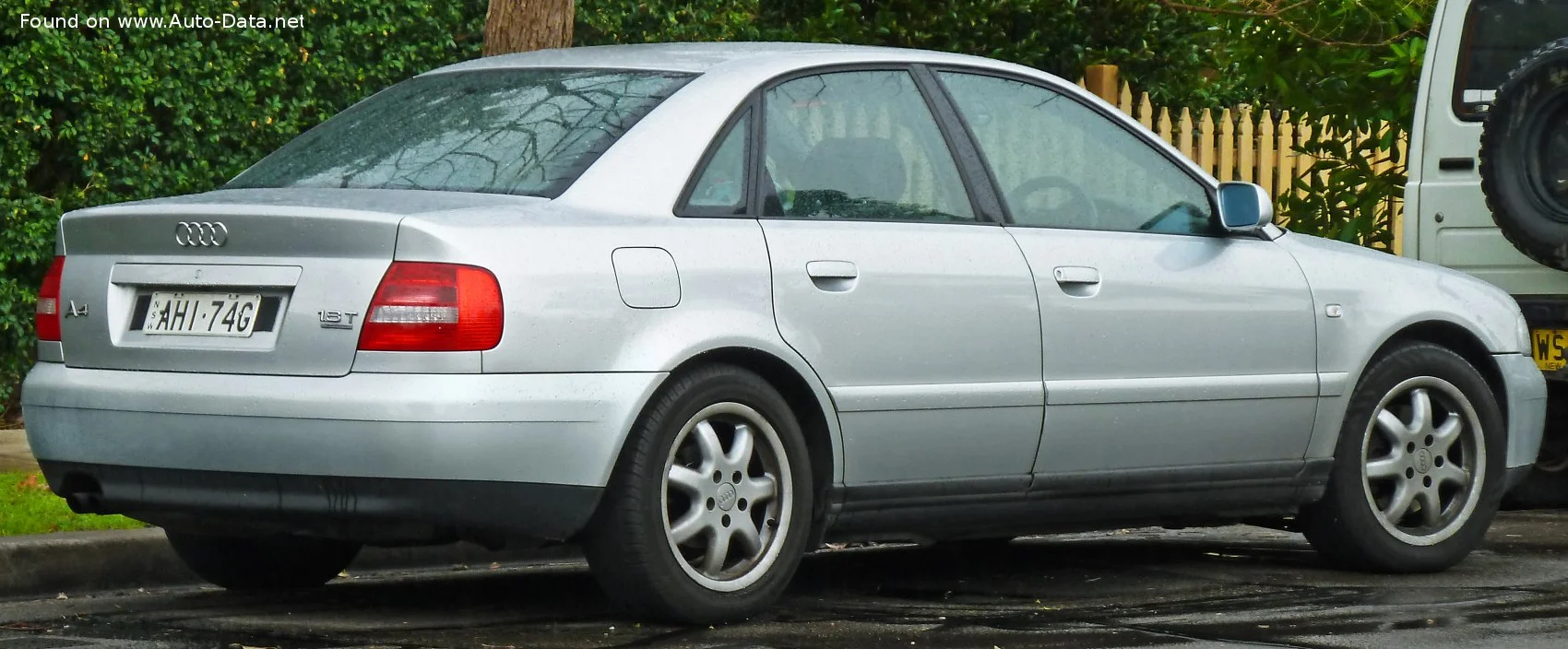 Audi A4 1.6i (101 Hp)1999 - 2000 thumbnail 4