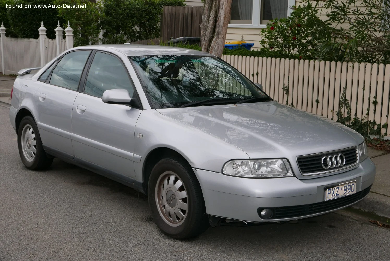 Audi A4 1.6i (101 Hp)1999 - 2000 thumbnail 5