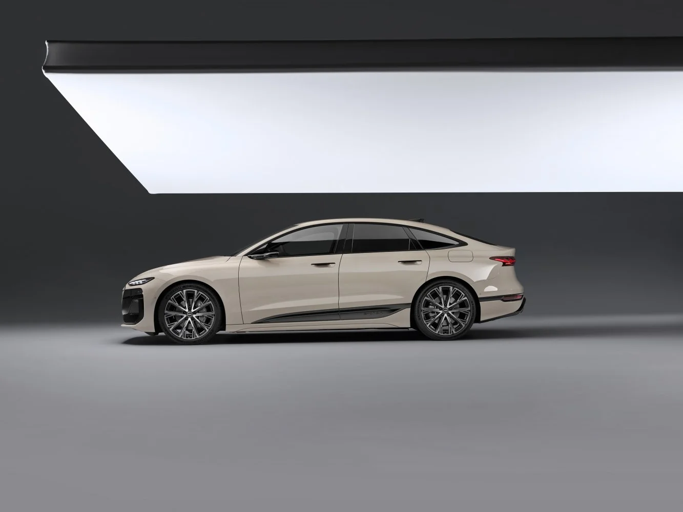 Audi A6 e-tron 100 kWh (462 Hp) quattro2024 - thumbnail 16