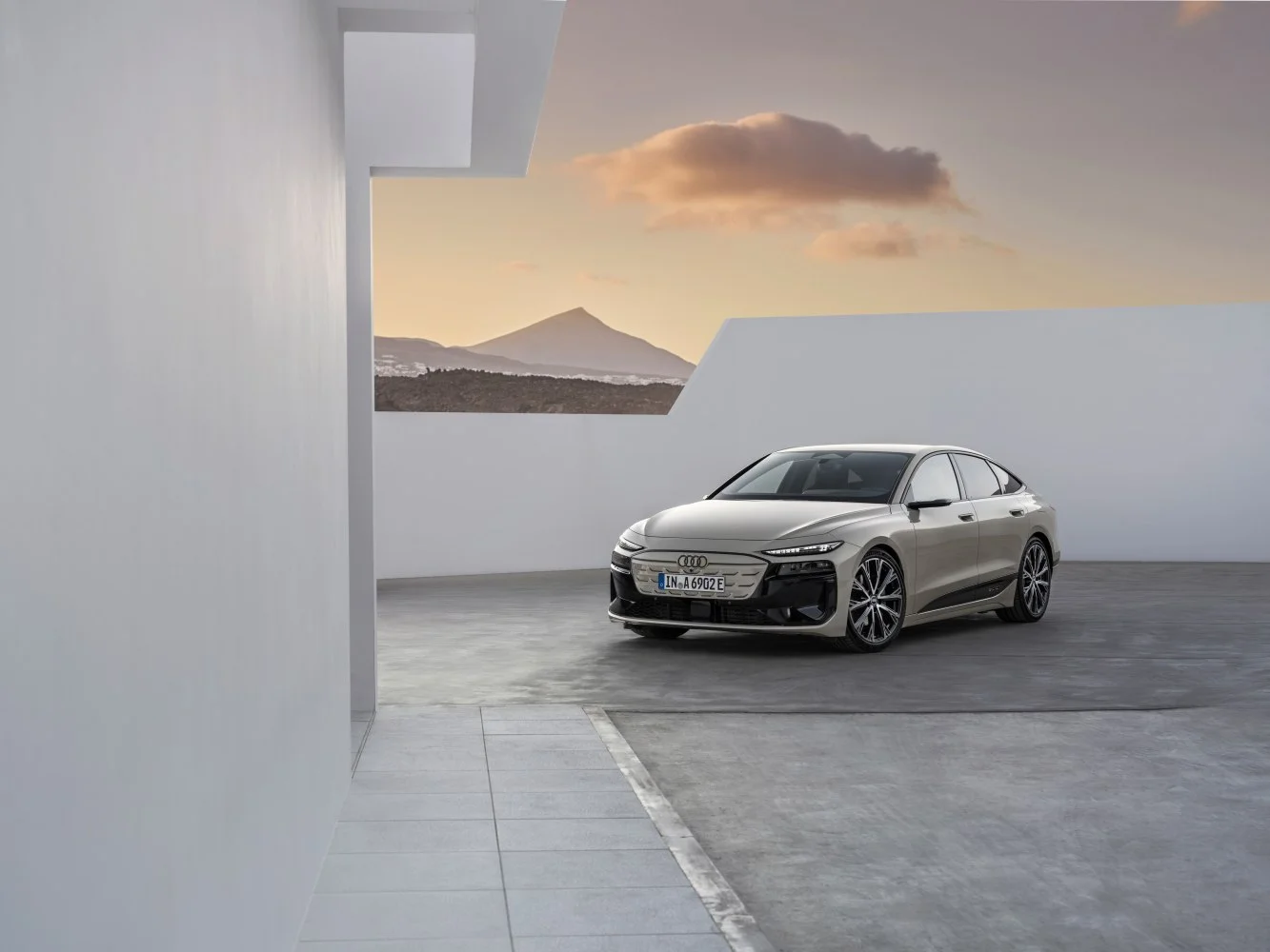 Audi A6 e-tron 100 kWh (462 Hp) quattro2024 - thumbnail 4