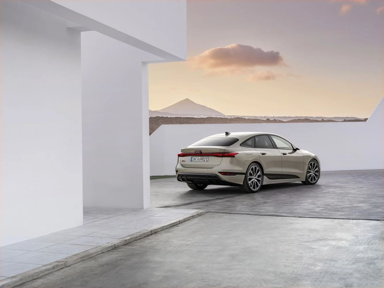 Audi A6 e-tron 100 kWh (462 Hp) quattro2024 - thumbnail 6