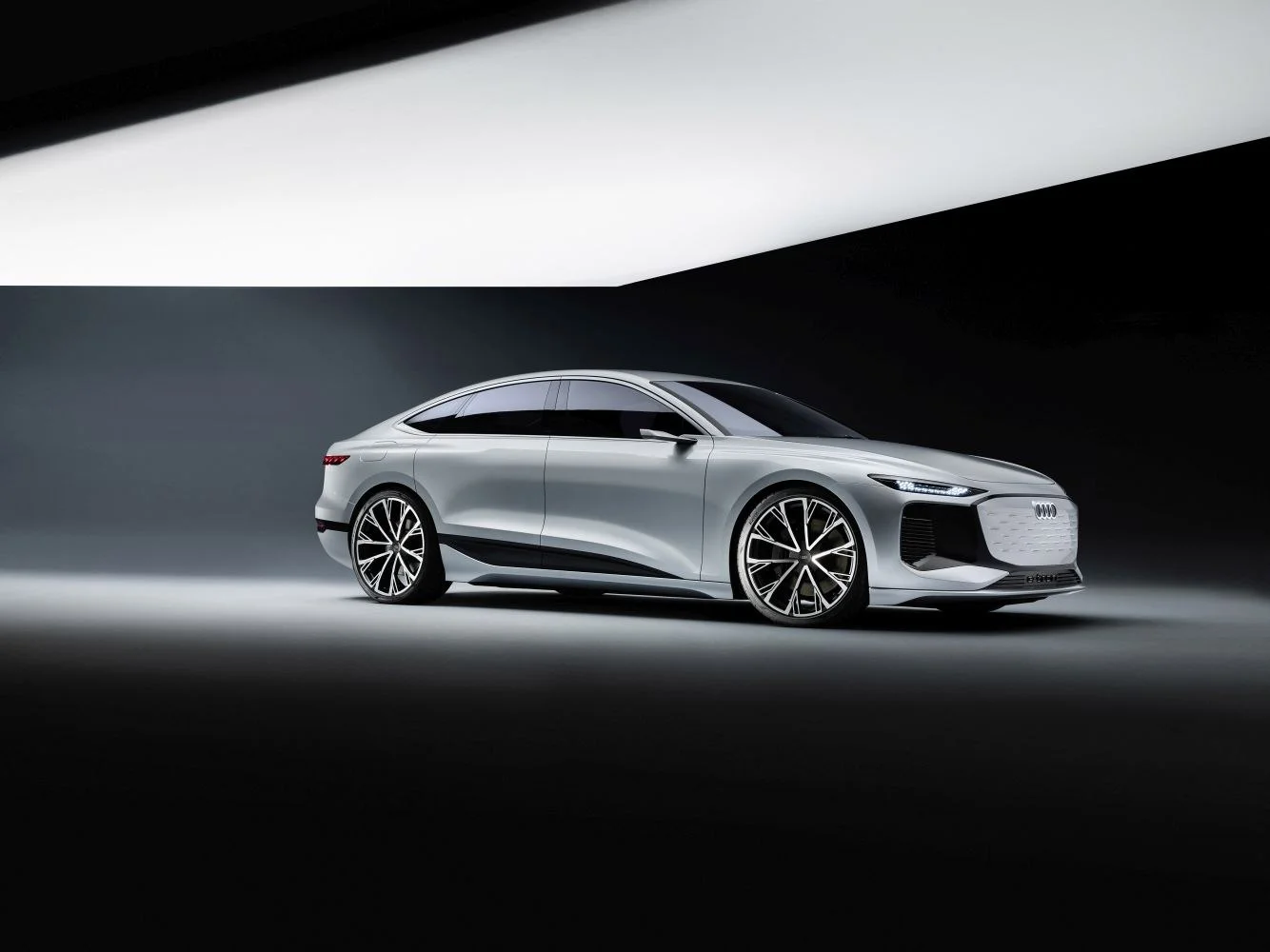 Audi A6 e-tron 100 kWh (476 Hp) quattro2021 - 2021 thumbnail 14