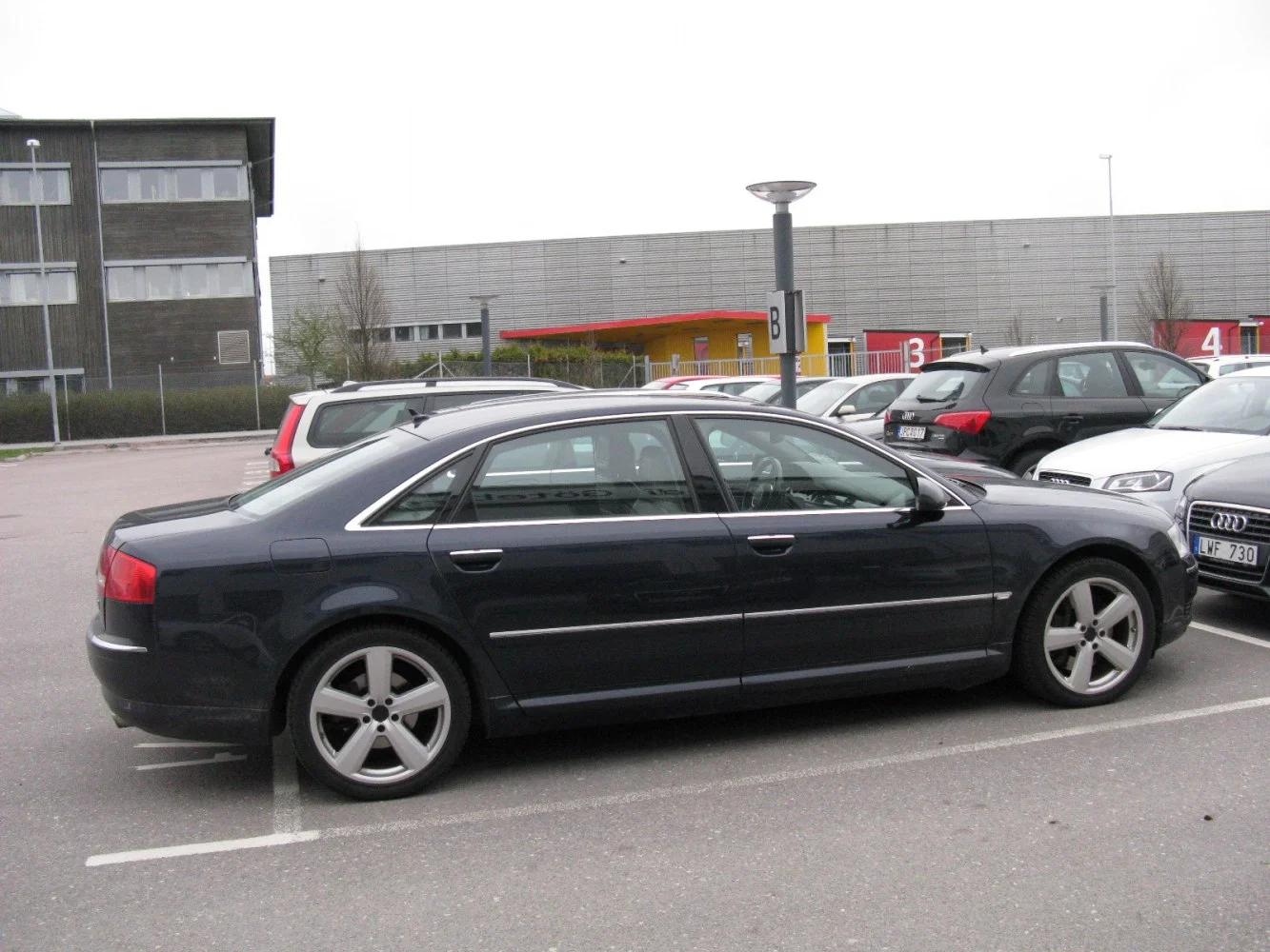 Audi A8 3.0i V6 (220 Hp) Multitronic2003 - 2005 thumbnail 2