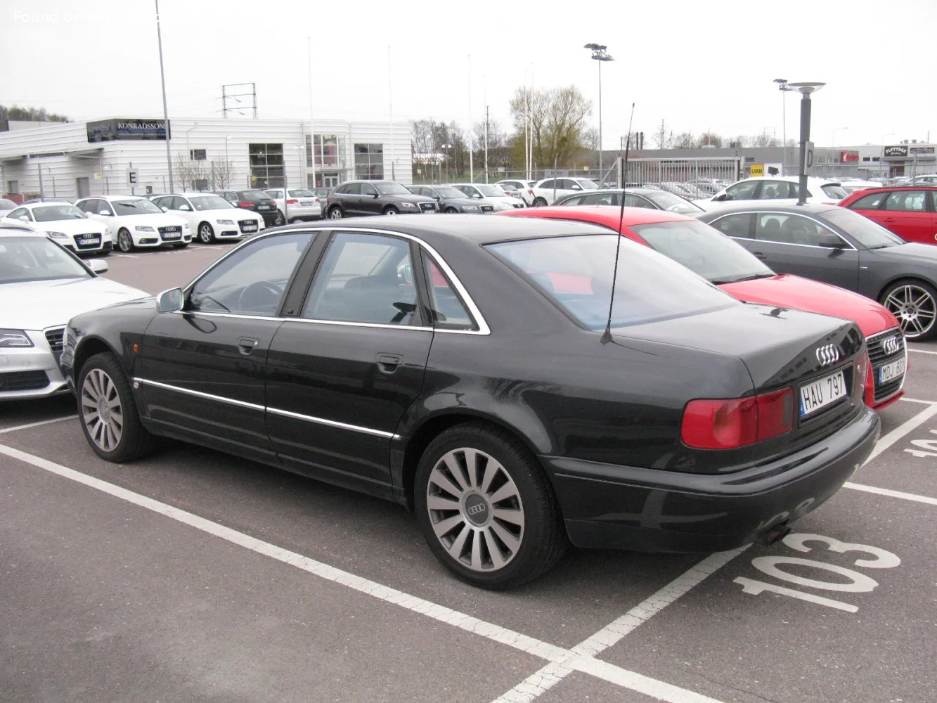 Audi A8 2.5 TDI V6 (150 Hp)1997 - 1998 thumbnail 13