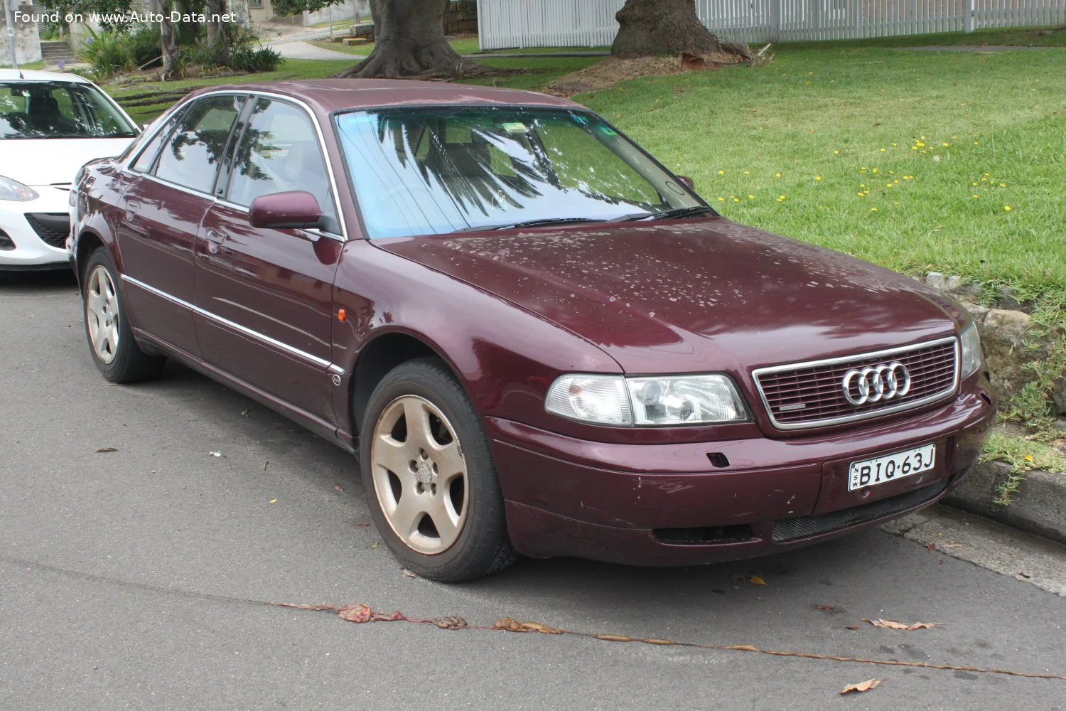 Audi A8 2.5 TDI V6 (150 Hp)1997 - 1998 thumbnail 4