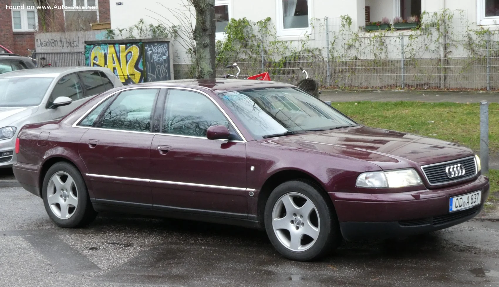 Audi A8 2.5 TDI V6 (150 Hp)1997 - 1998 thumbnail 8