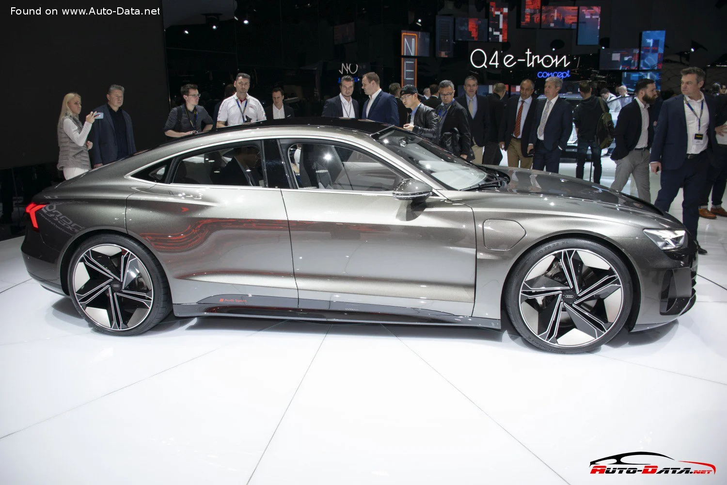 Audi e-tron GT 90 kWh (590 Hp) AWD Quattro2018 - 2018 thumbnail 15