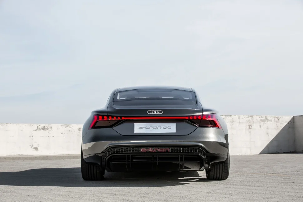 Audi e-tron GT 90 kWh (590 Hp) AWD Quattro2018 - 2018 thumbnail 3