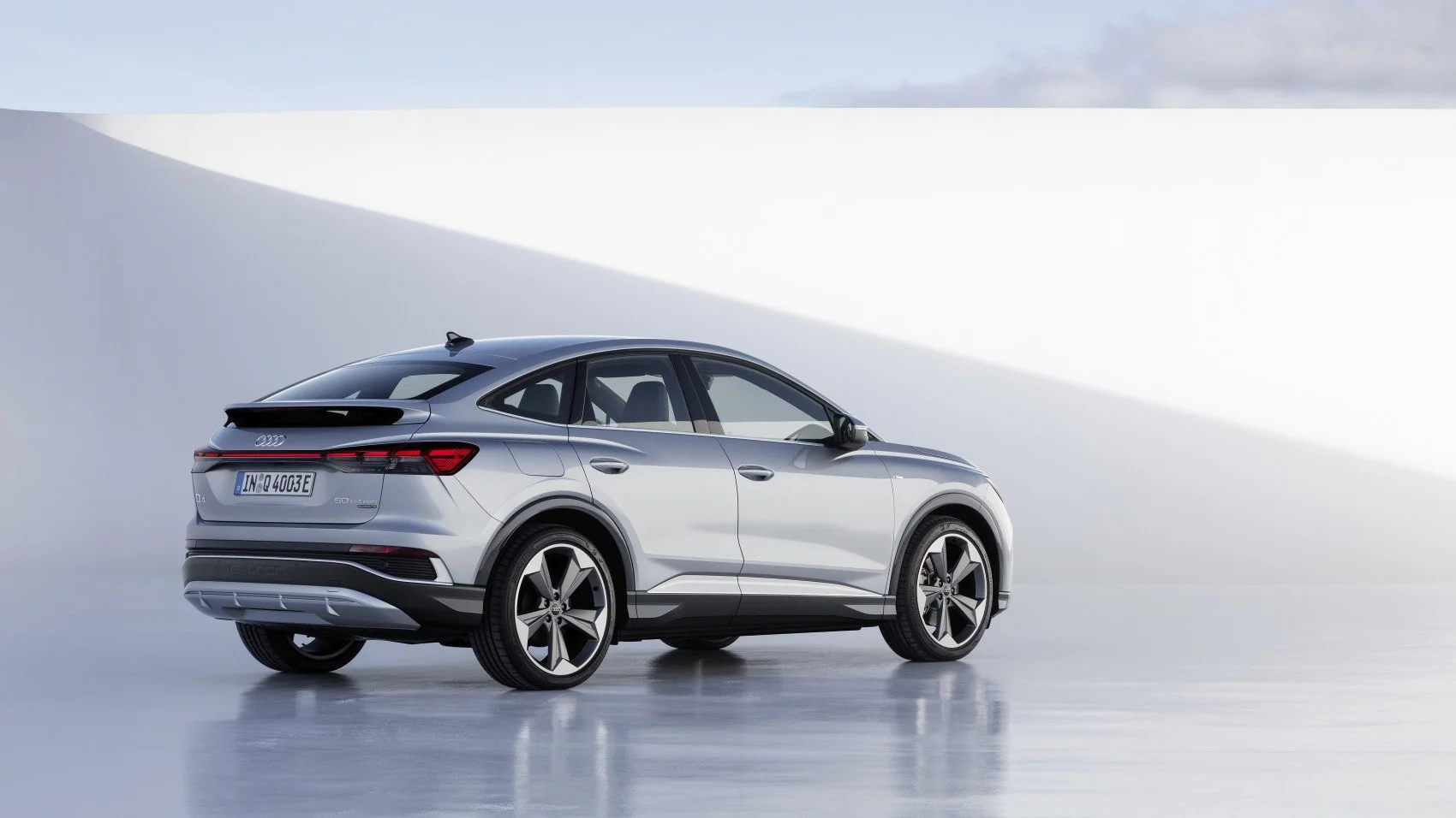 Audi Q4 e-tron 35 55 kWh (170 Hp)2021 - 2022 thumbnail 4