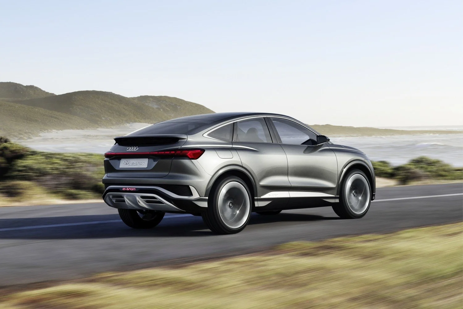 Audi Q4 e-tron Audi Q4 Sportback e-tron concept thumbnail 6