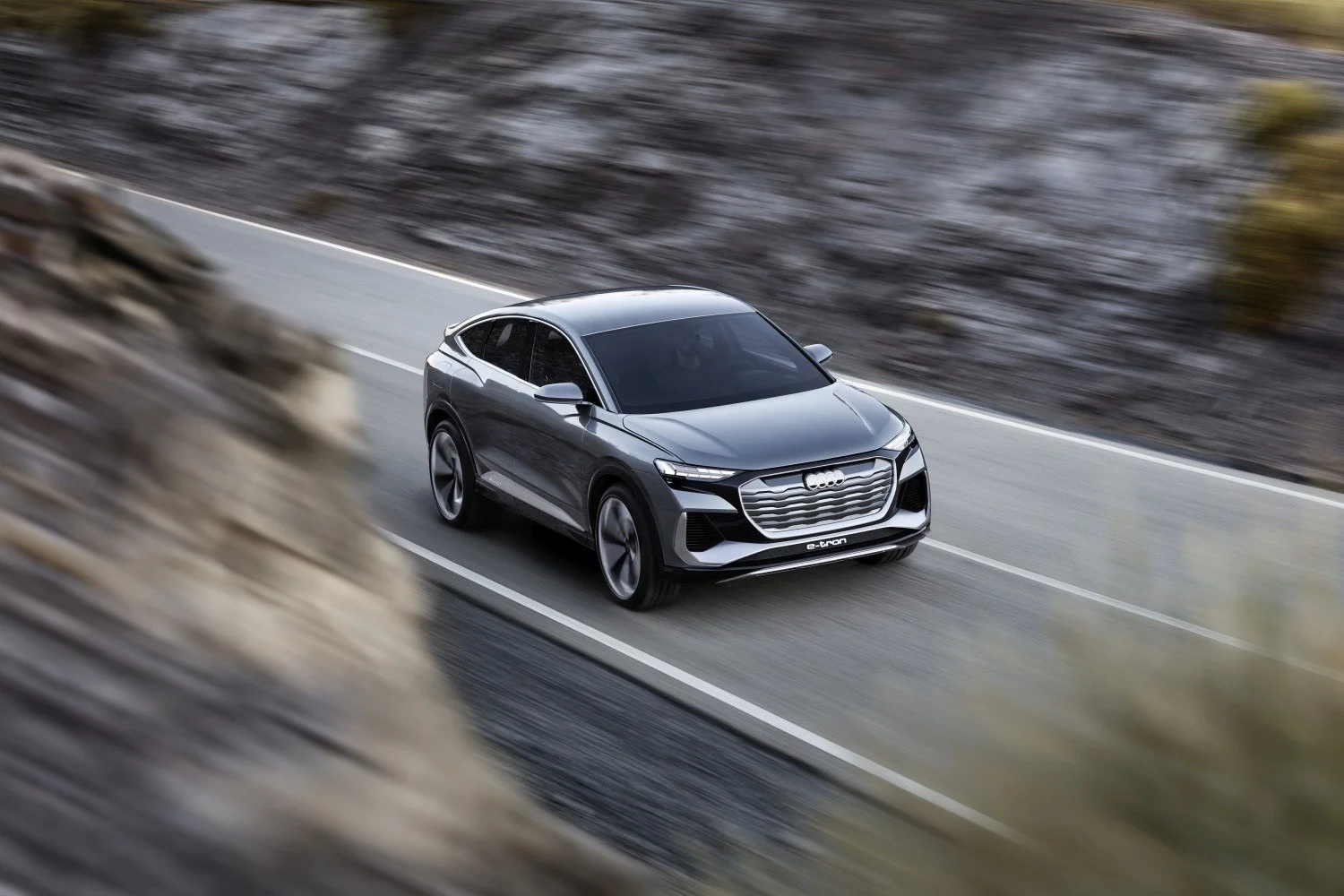 Audi Q4 e-tron Audi Q4 Sportback e-tron concept thumbnail 7