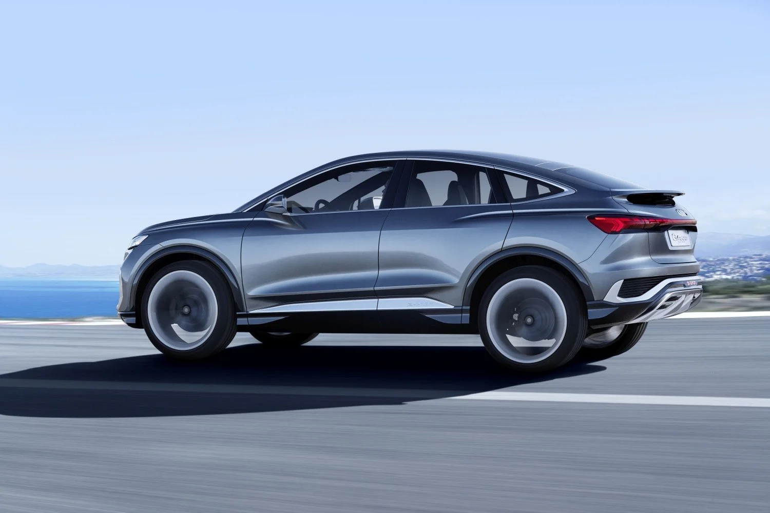 Audi Q4 e-tron Audi Q4 Sportback e-tron concept thumbnail 8