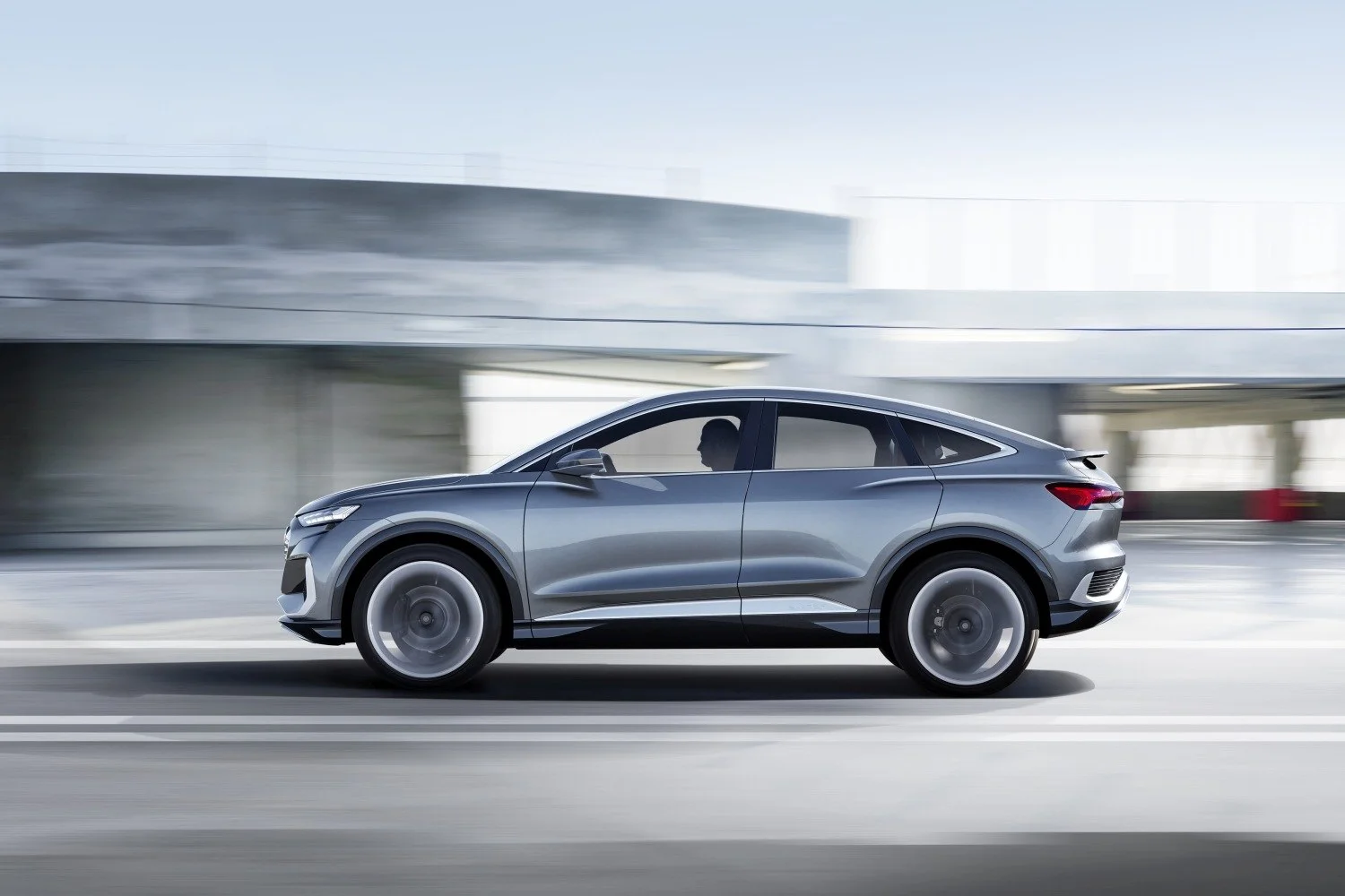 Audi Q4 e-tron Audi Q4 Sportback e-tron concept thumbnail 9