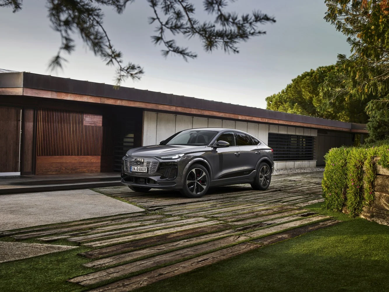 Audi Q6 e-tron 100 kWh (388 Hp) quattro2024 - thumbnail 2
