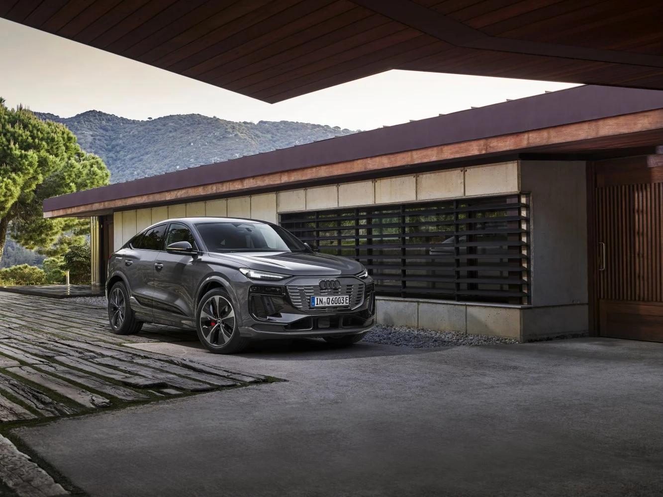 Audi Q6 e-tron 100 kWh (388 Hp) quattro2024 - thumbnail 5