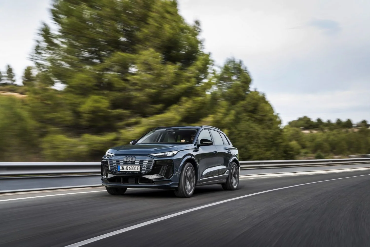 Audi Q6 e-tron 100 kWh (388 Hp) quattro2024 - thumbnail 5