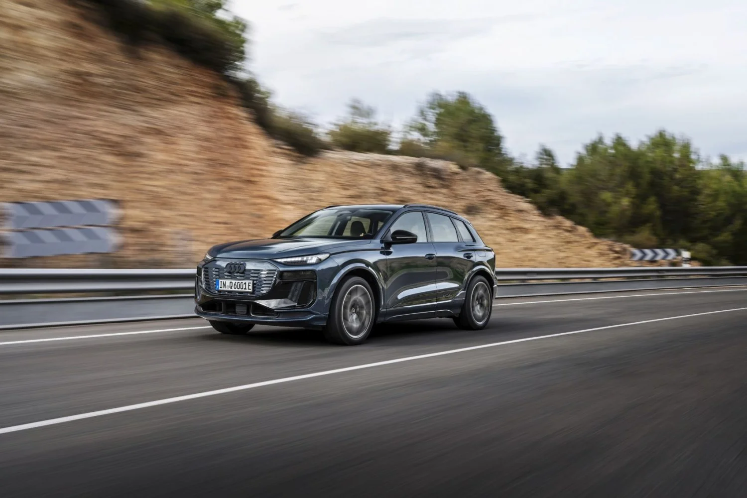 Audi Q6 e-tron 100 kWh (388 Hp) quattro2024 - thumbnail 6