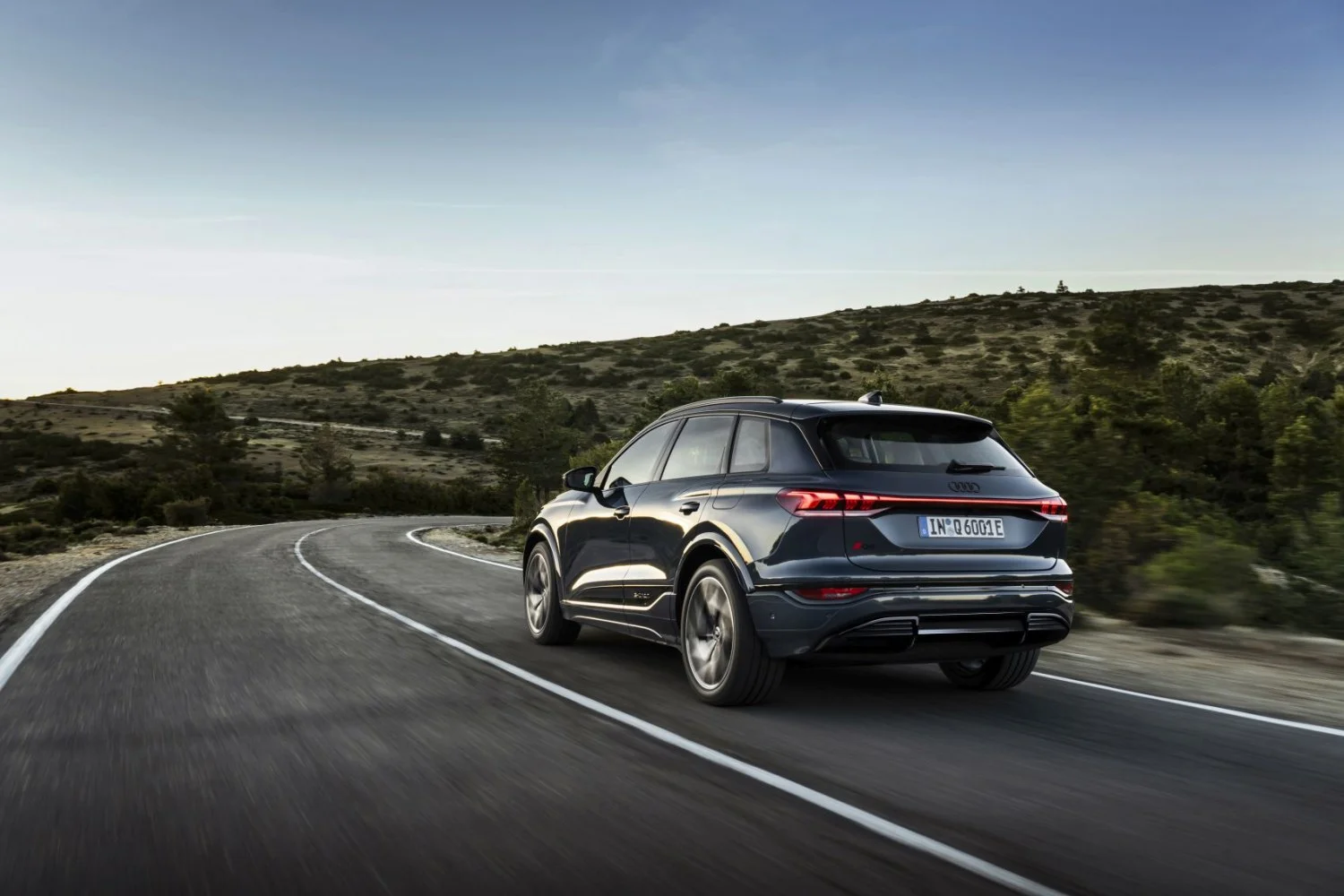 Audi Q6 e-tron 100 kWh (388 Hp) quattro2024 - thumbnail 9