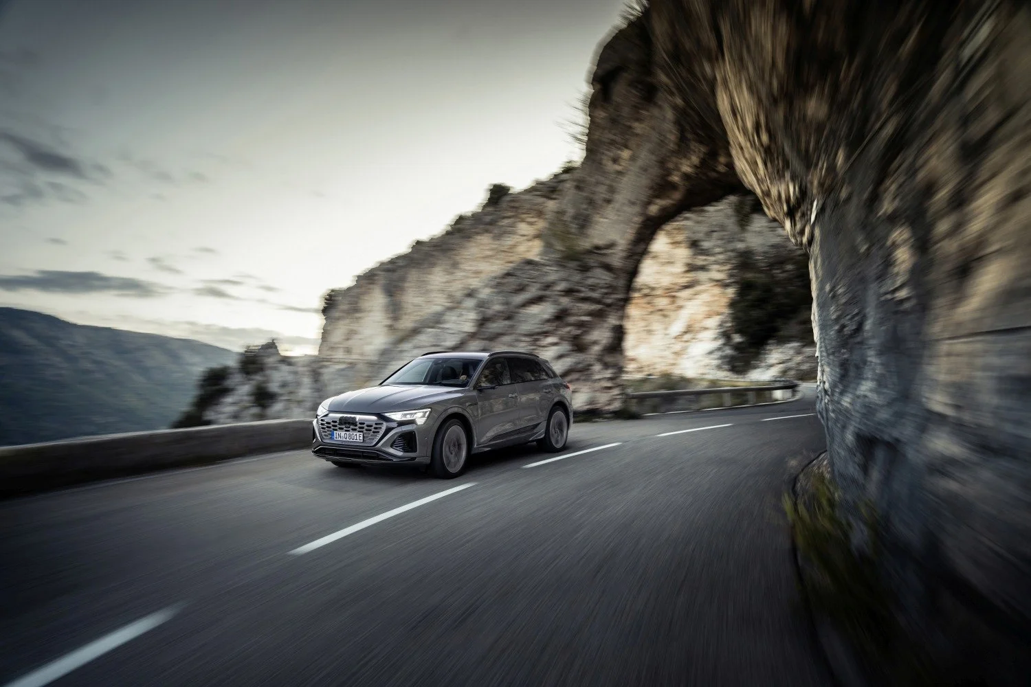 Audi Q8 e-tron 50 95 kWh (340 Hp) quattro2022 - thumbnail 11