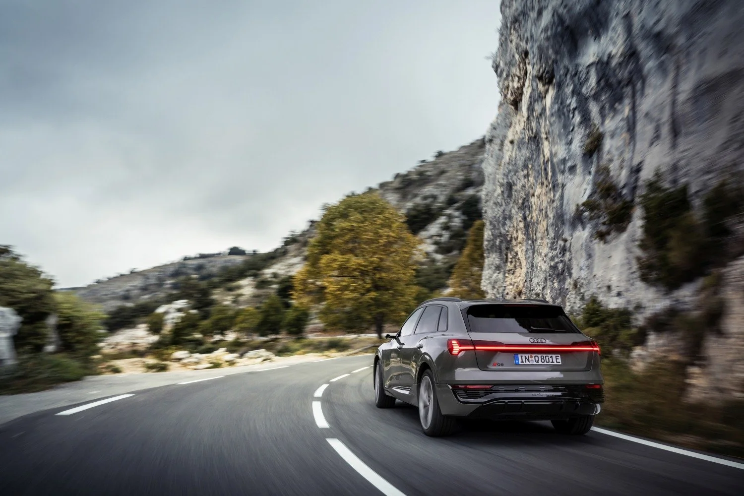 Audi Q8 e-tron 50 95 kWh (340 Hp) quattro2022 - thumbnail 13