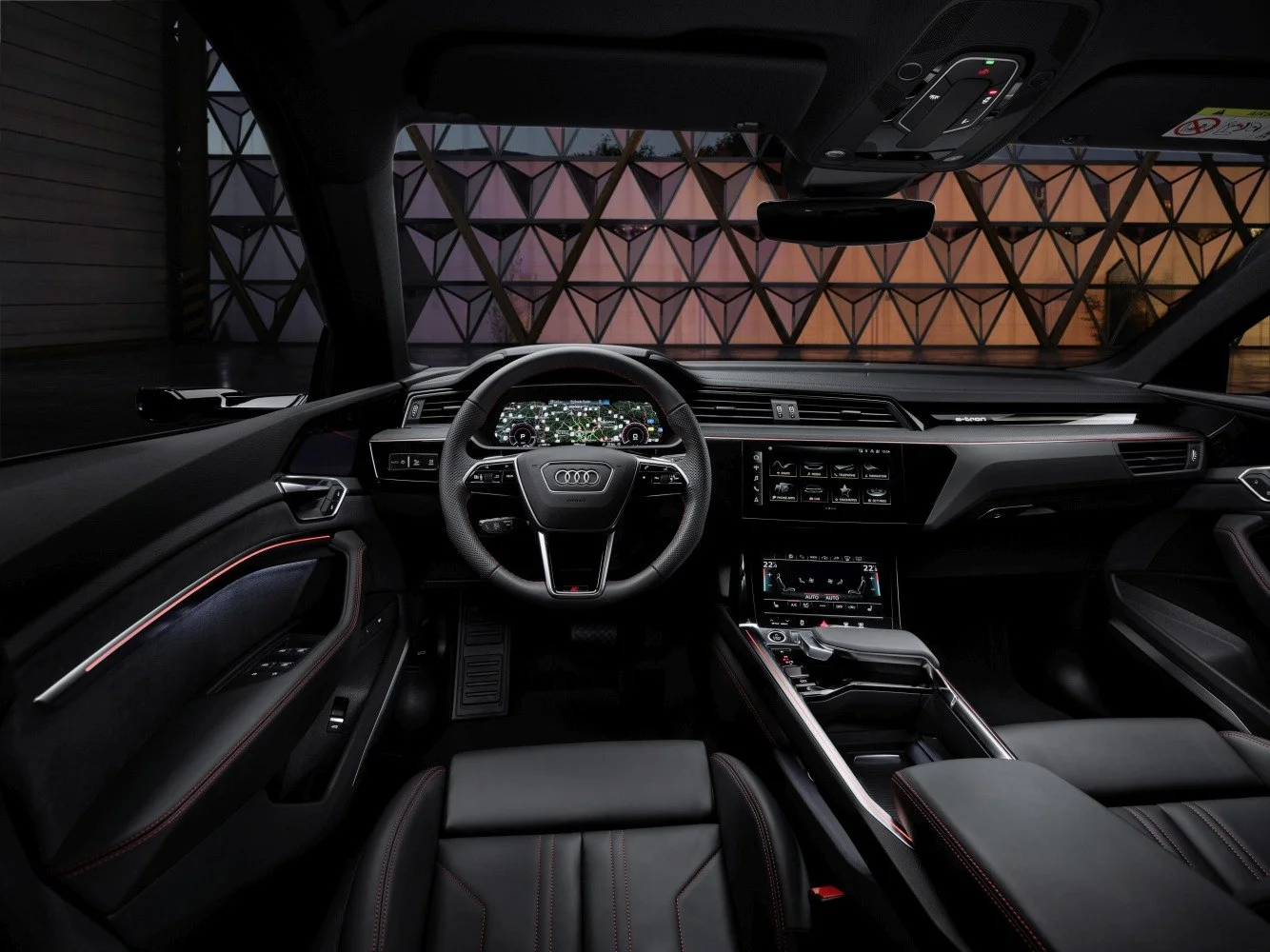 Audi Q8 e-tron 50 95 kWh (340 Hp) quattro2022 - thumbnail 18