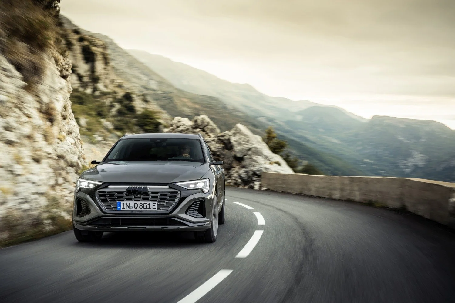 Audi Q8 e-tron 50 95 kWh (340 Hp) quattro2022 - thumbnail 3