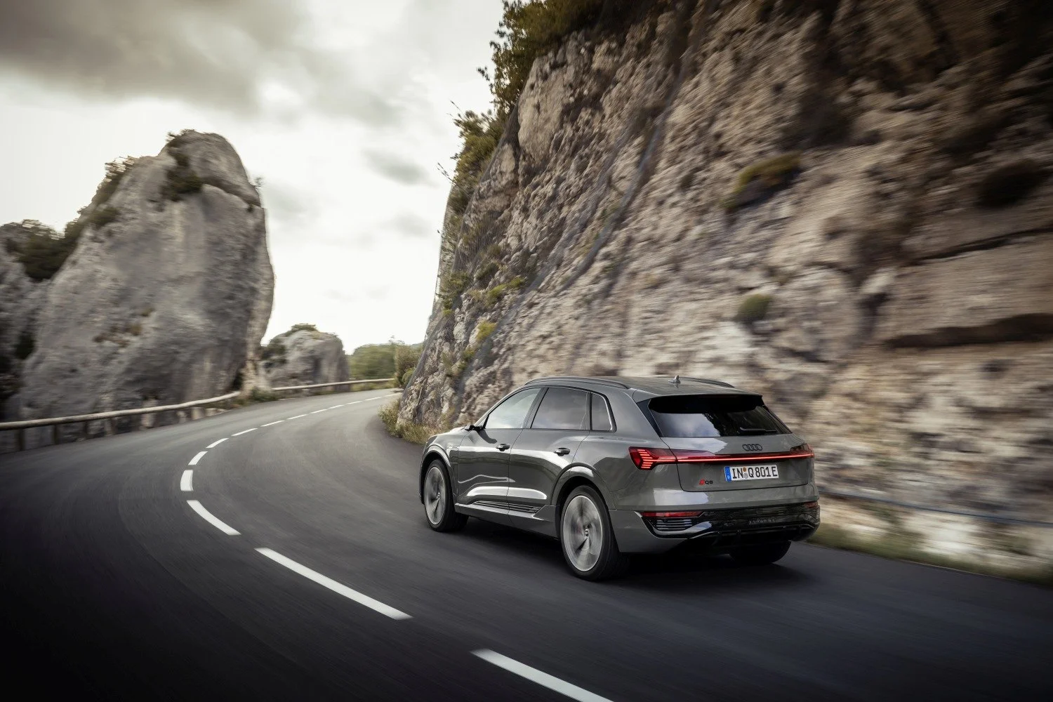 Audi Q8 e-tron 50 95 kWh (340 Hp) quattro2022 - thumbnail 5