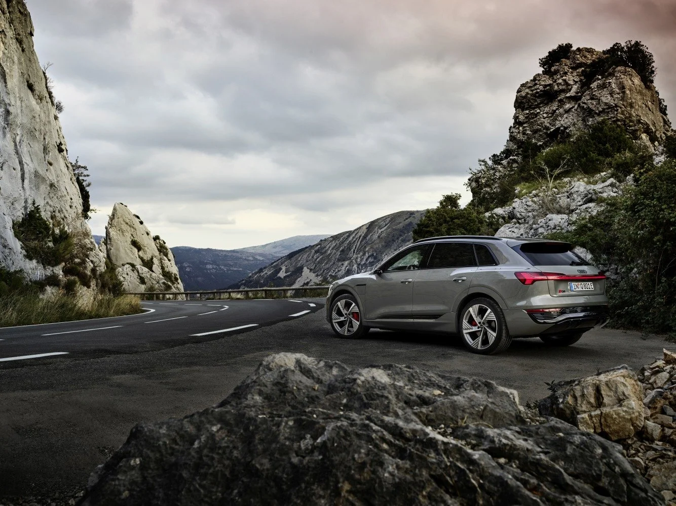 Audi Q8 e-tron 50 95 kWh (340 Hp) quattro2022 - thumbnail 8