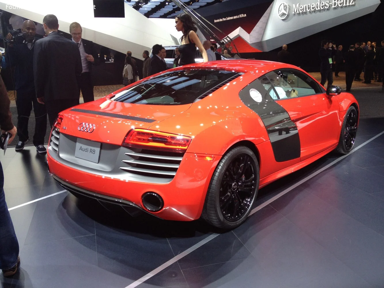 Audi R8 4.2 FSI V8 (430 Hp) quattro2012 - 2015 thumbnail 7